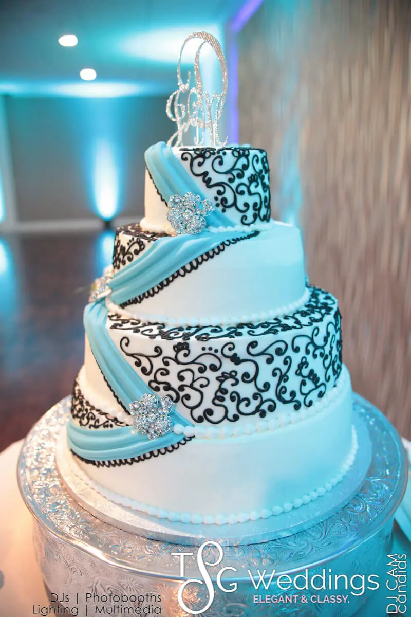 Wedding celebration and lighting at The Villa, gallery photo 4