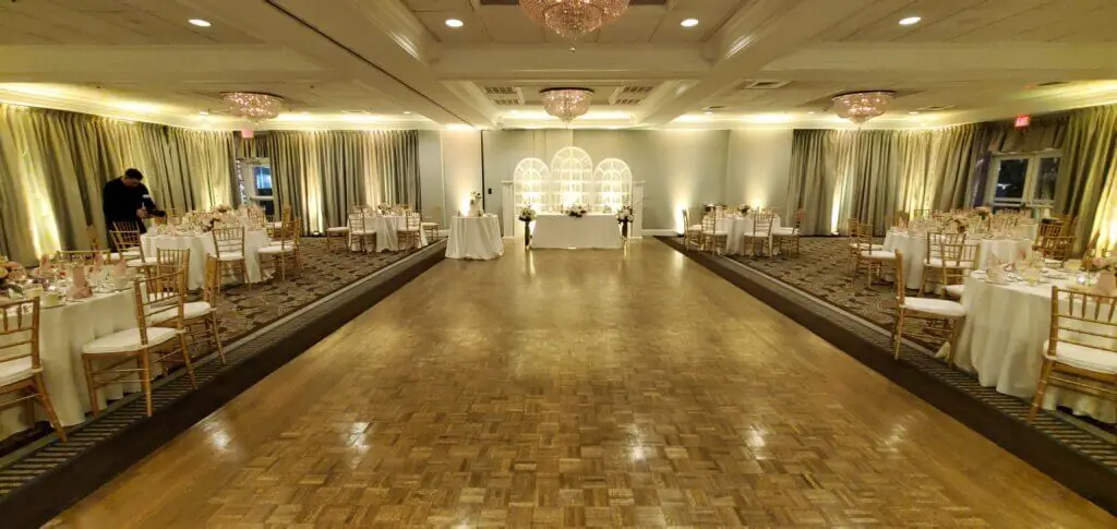 Wedding lighting at Salem Waterfront Hotel