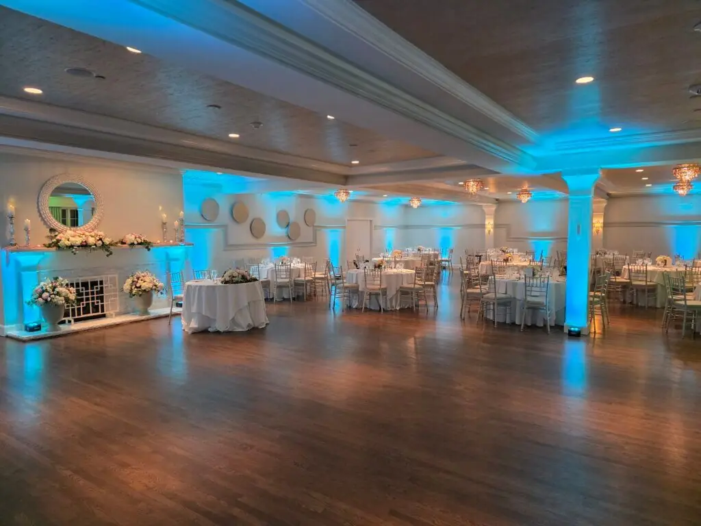 Wedding celebration and lighting at Saphire Estate, gallery photo 8