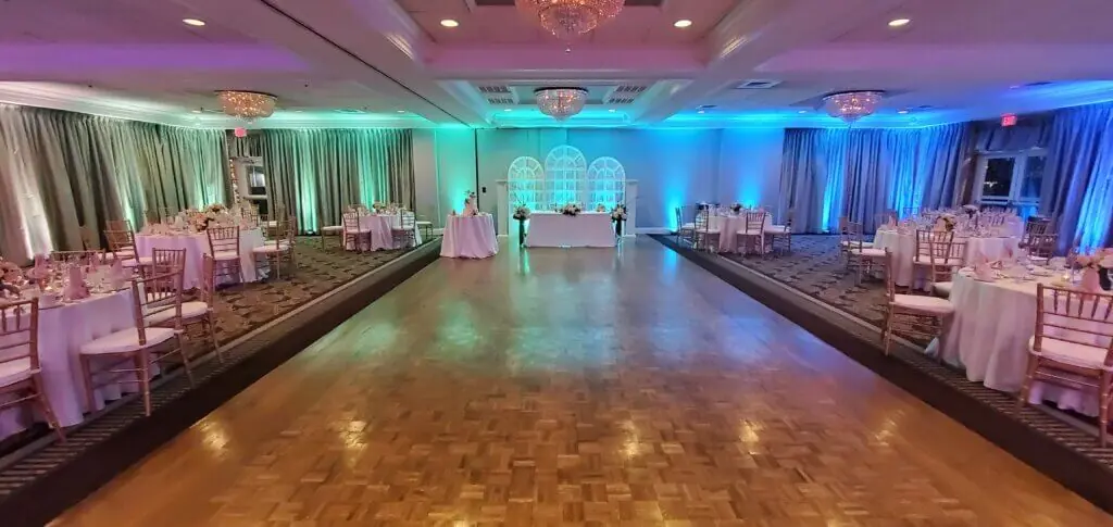 Wedding celebration and lighting at Salem Waterfront Hotel, gallery photo 15